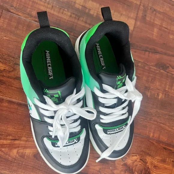 Minecraft Kids Black and Green Sneakers - Picture 1 of 4